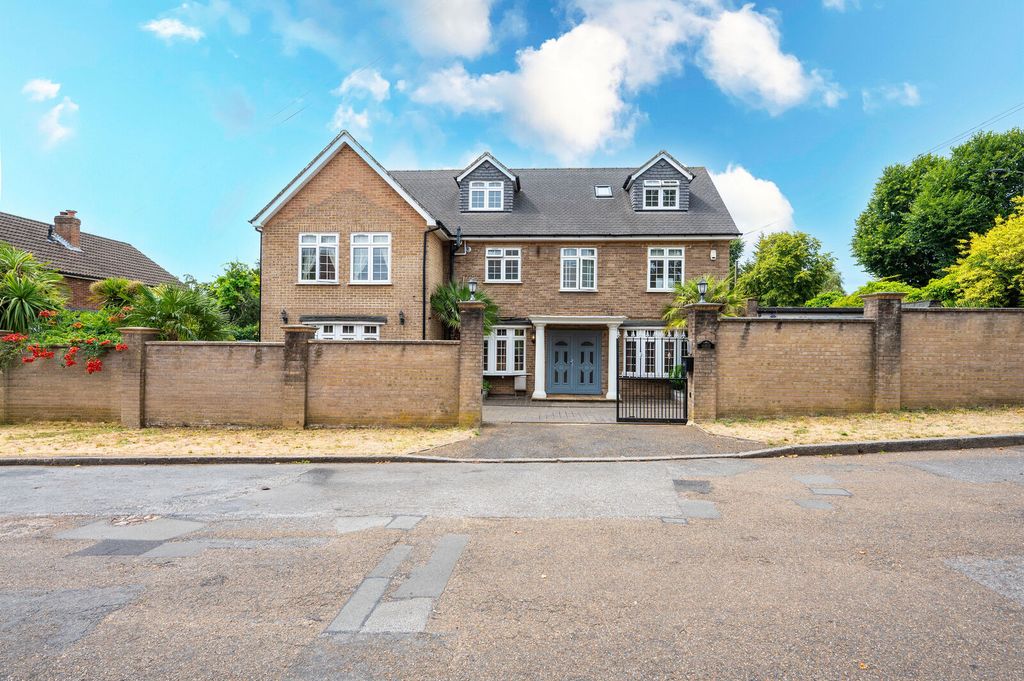 Property photo 1 of 31