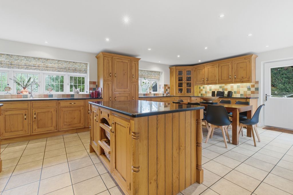 Property photo 3 of 42