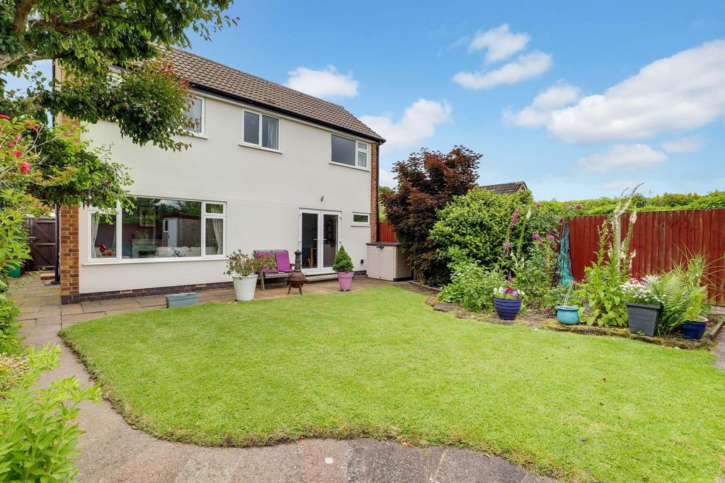 Property photo 1 of 18