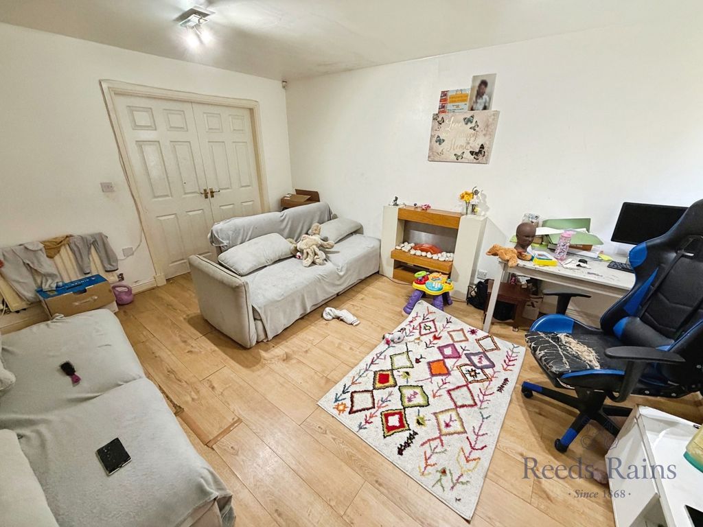 Property photo 2 of 12 Living Room