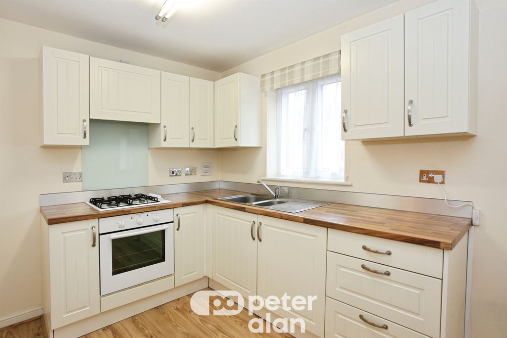 Property photo 3 of 34