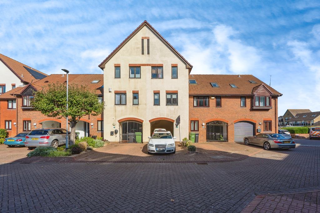 Property photo 1 of 20