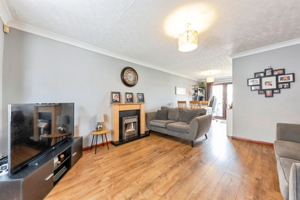 Property photo 2 of 20
