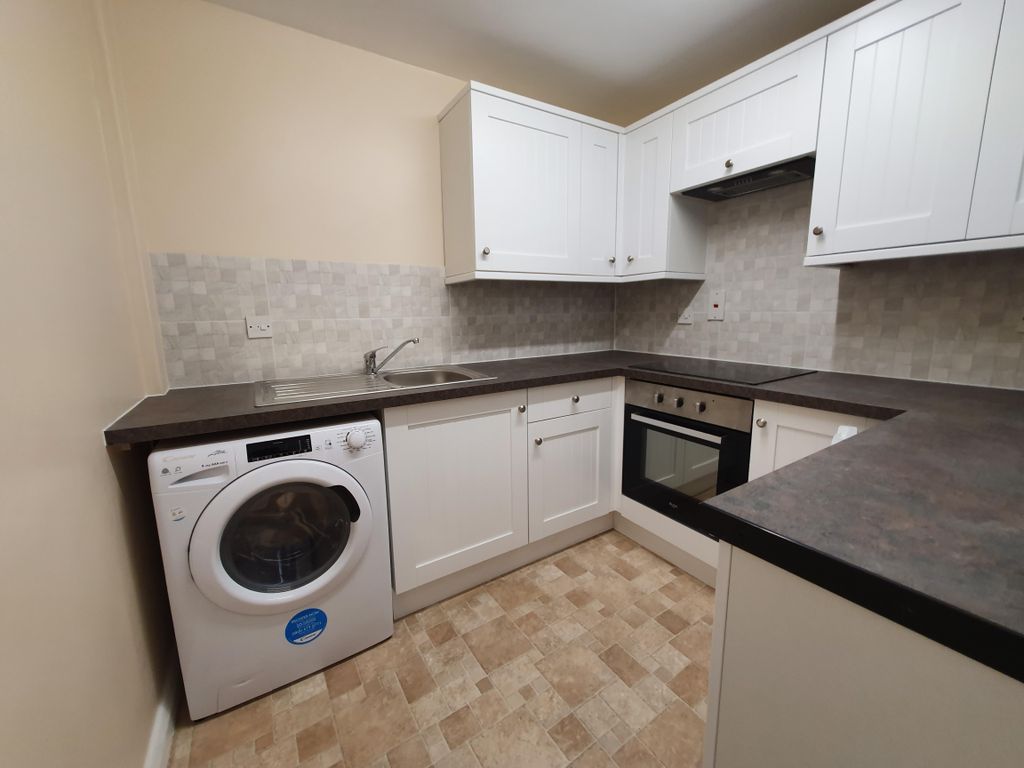 Property photo 2 of 7 Kitchen