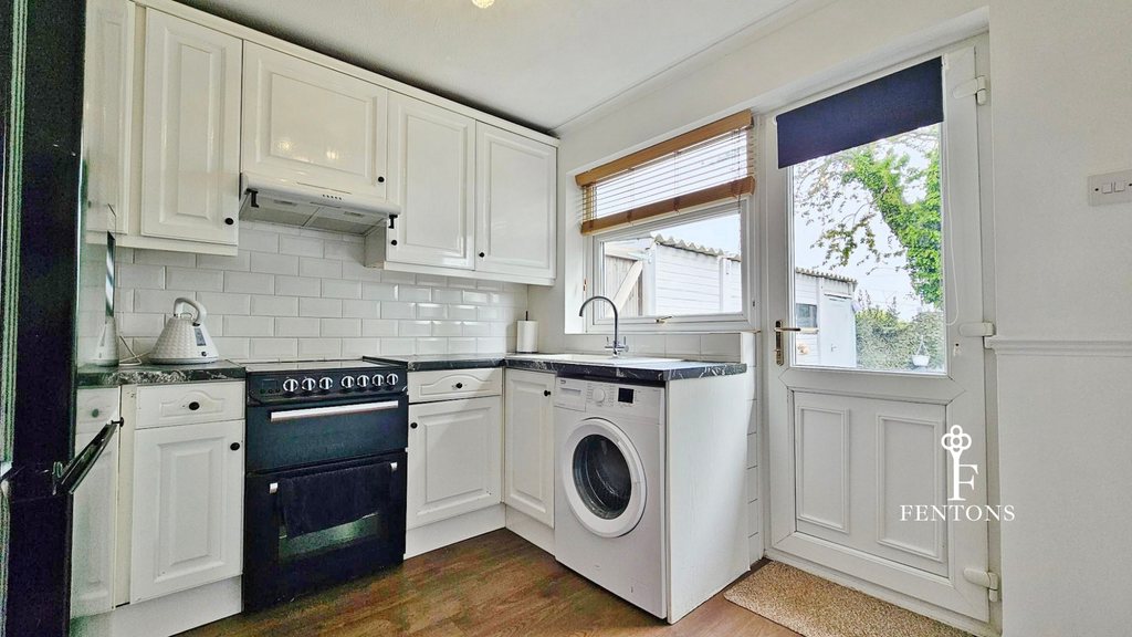 Property photo 3 of 14 Kitchen