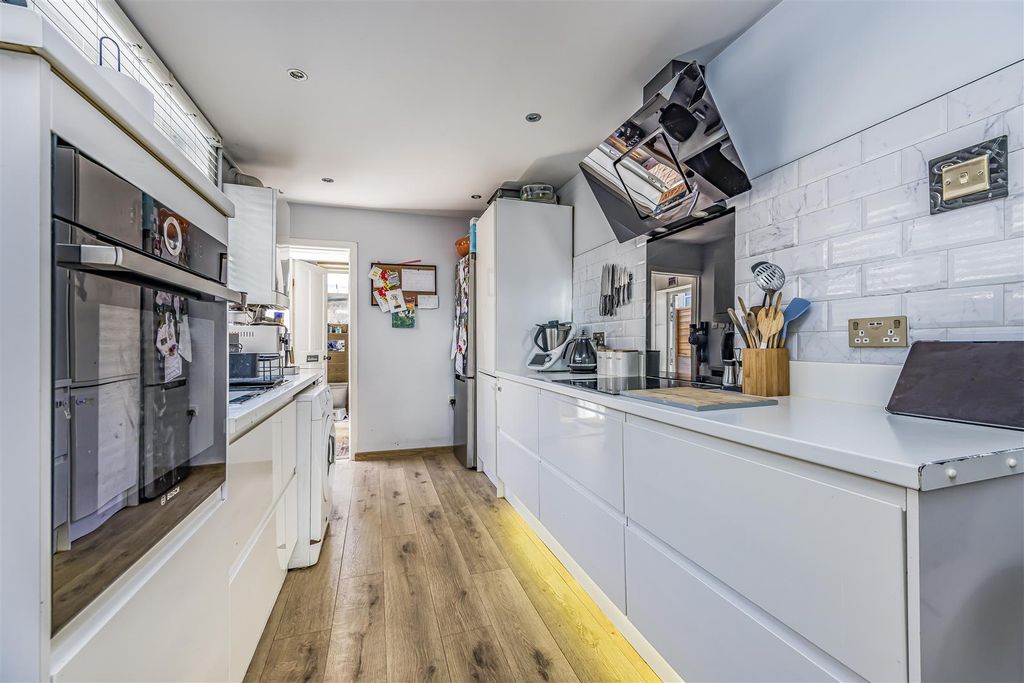 Property photo 2 of 16 48 Tokio Road, Portsmouth-Porticomarketing-Soldby-