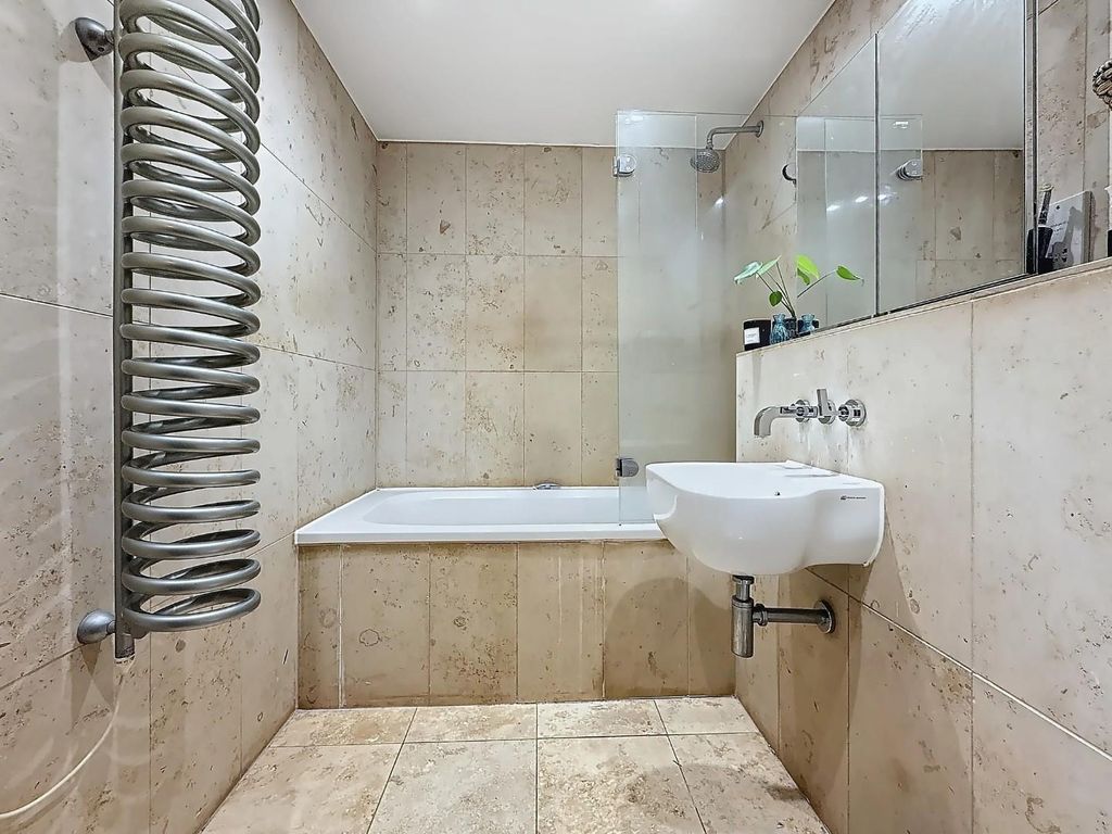 Property photo 3 of 16 Family Bathroom