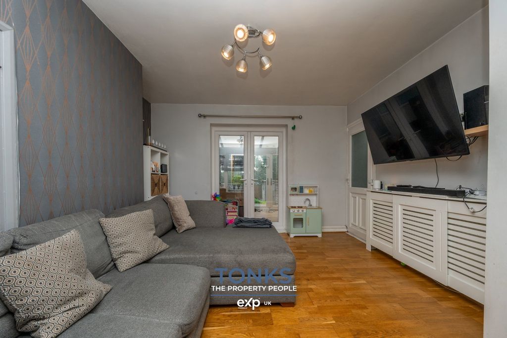 Property photo 3 of 13
