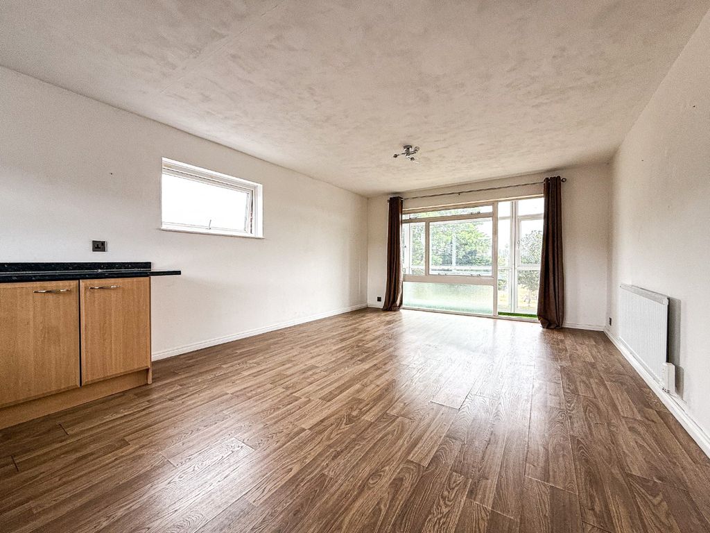 Property photo 2 of 10 4265093