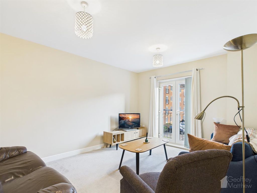 Property photo 3 of 10 Cam02367G0-Pr0343-Still006.Jpg