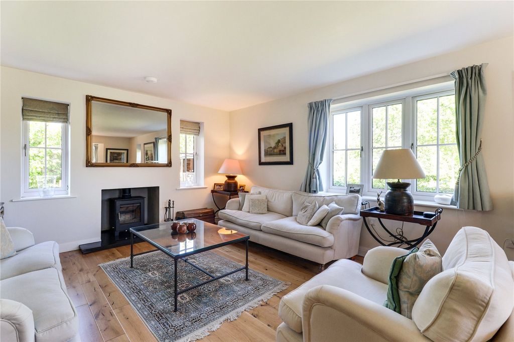 Property photo 3 of 14 Sitting Room