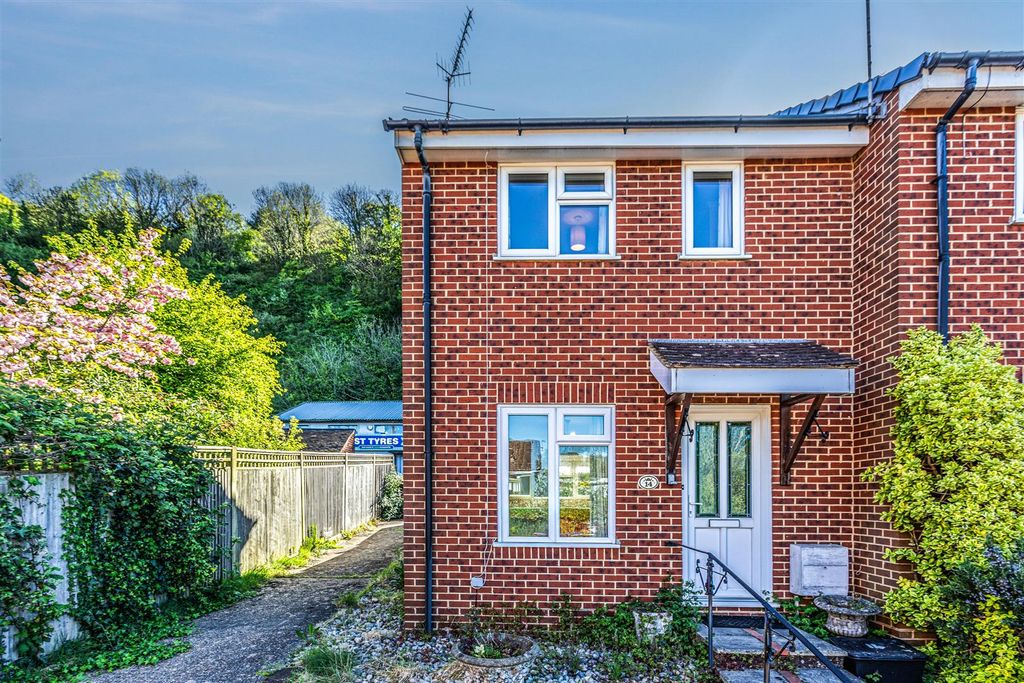 Property photo 1 of 19 14 The Spinneys-3.Jpg