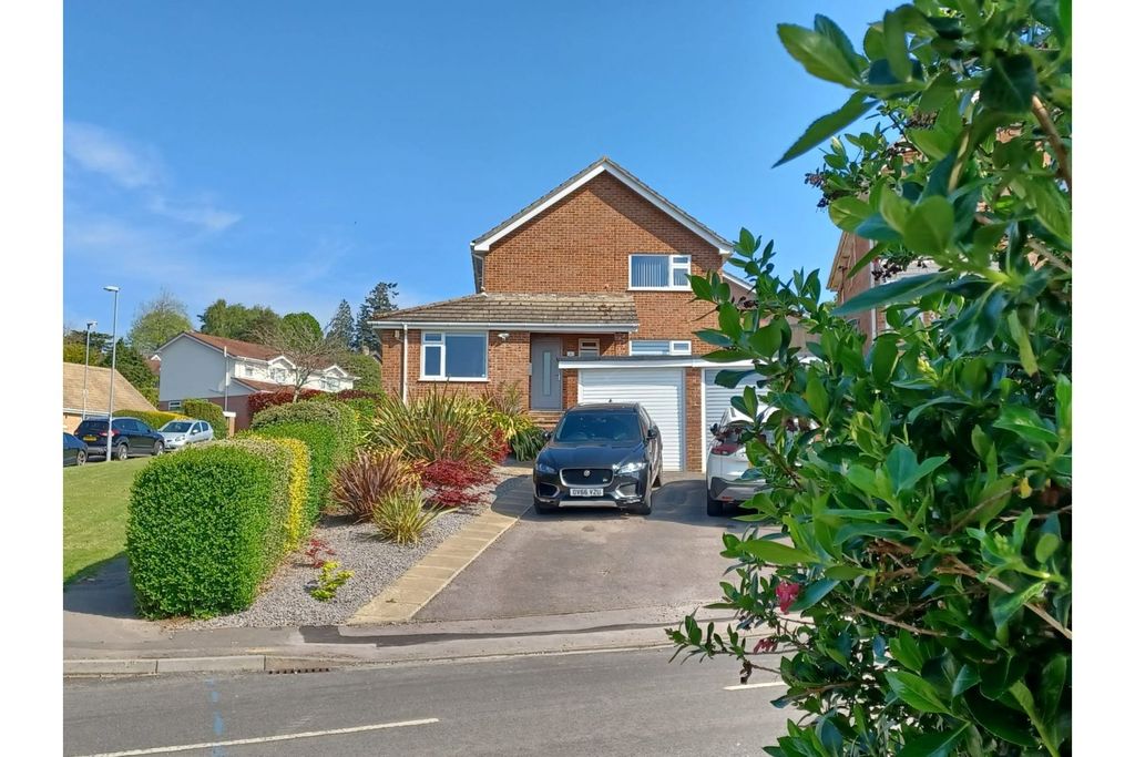 Property photo 1 of 18