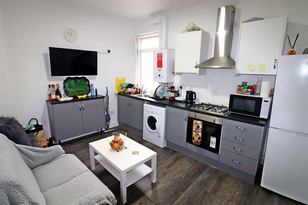 Property photo 1 of 5 Modern Open Plan Kitchen And Living Space...