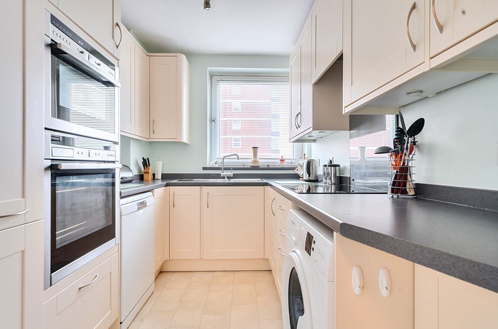 Property photo 3 of 15 1423335-8-69Aff6F...
