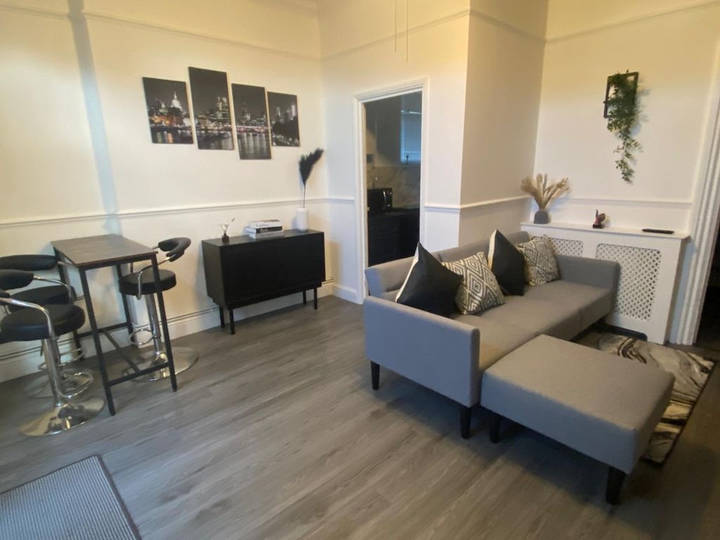 Property photo 3 of 8 4727633