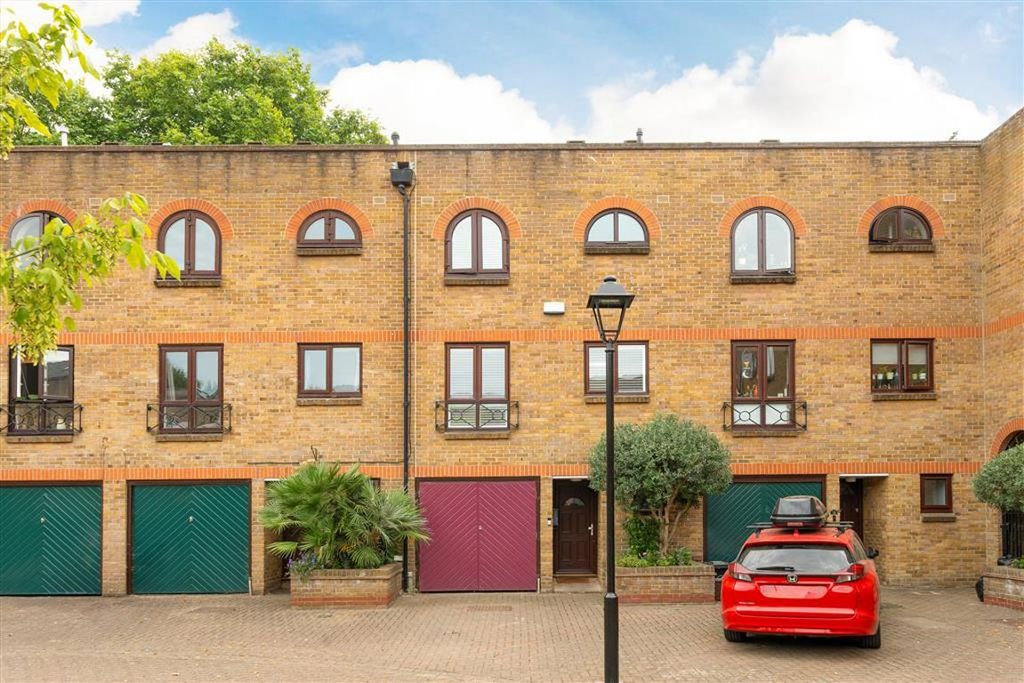 Property photo 2 of 11