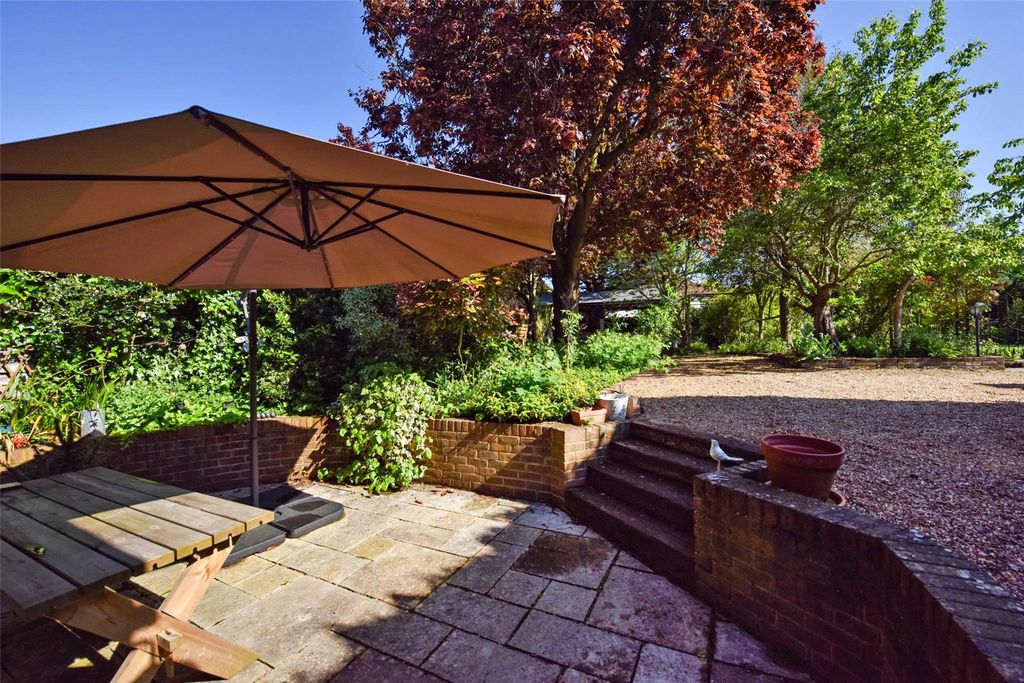 Property photo 3 of 17 Terrace