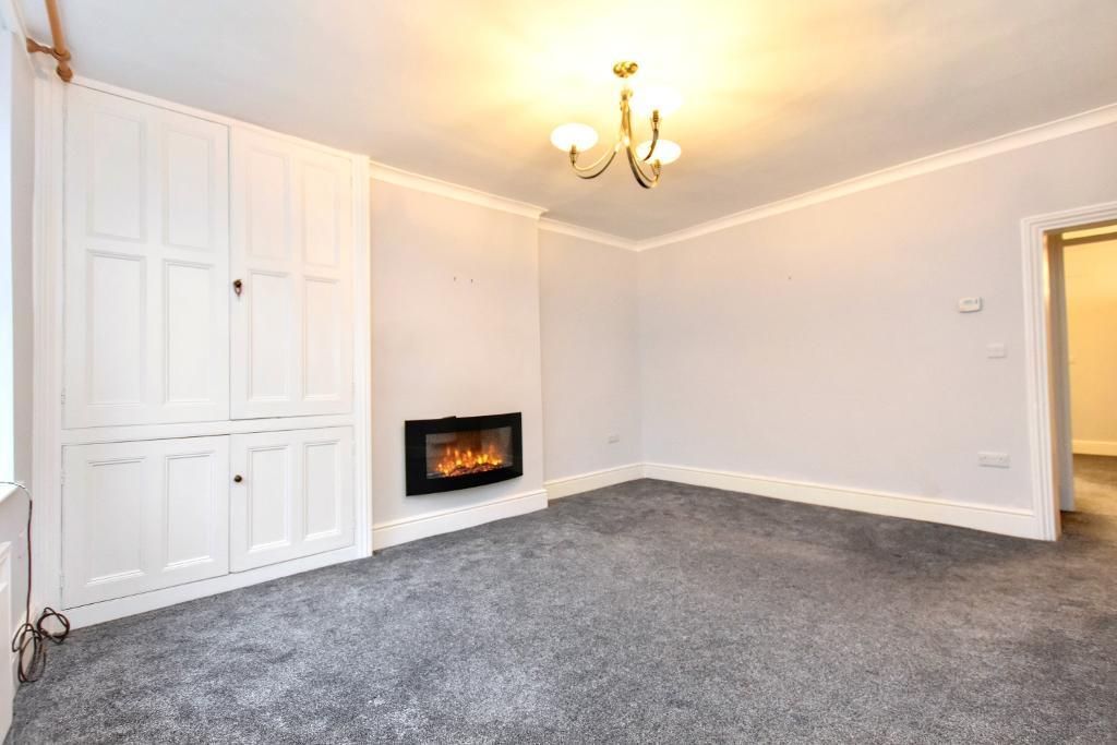 Property photo 3 of 12 Lounge