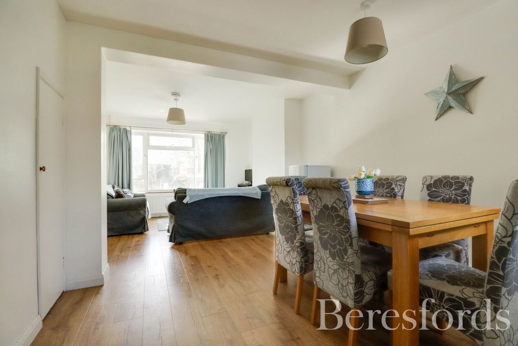 Property photo 3 of 20 Picture 3