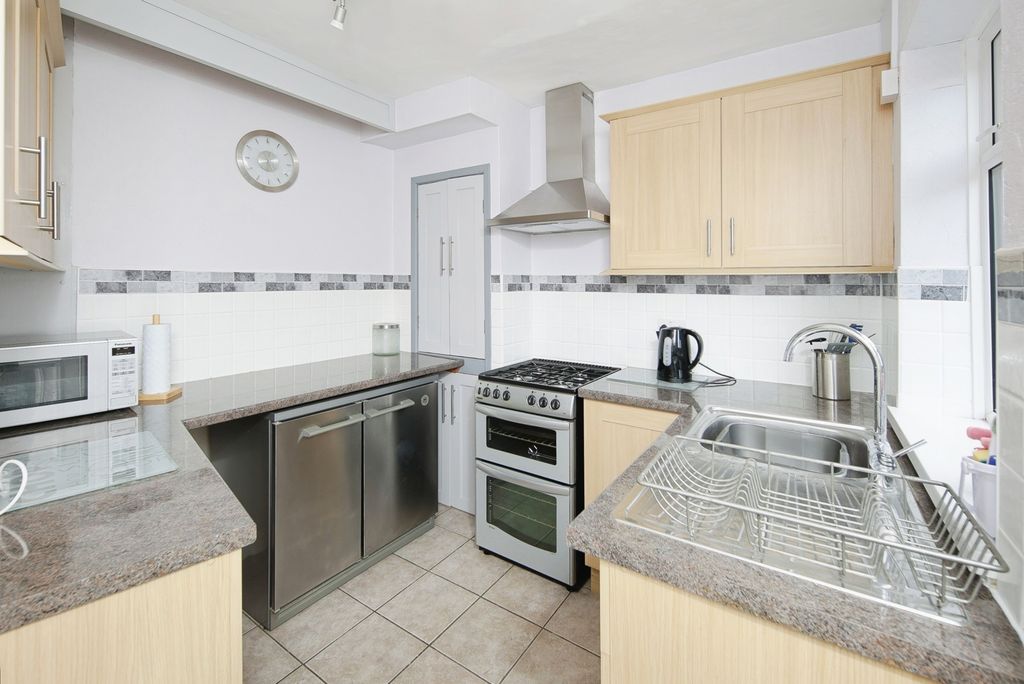 Property photo 2 of 17 Photo