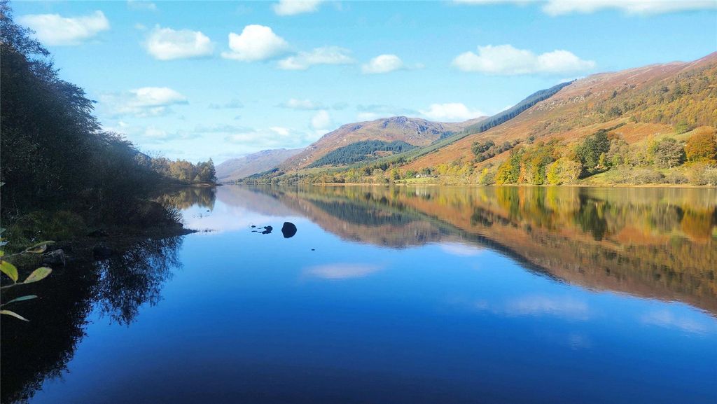 Property photo 1 of 33 Loch Voil