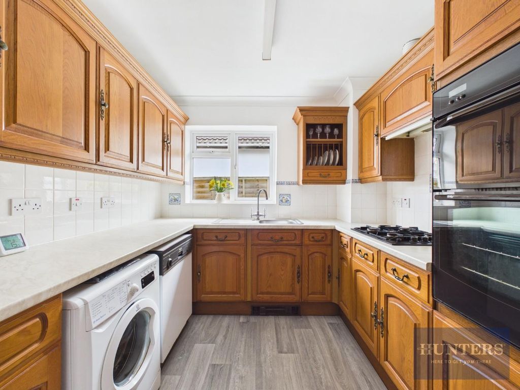 Property photo 3 of 28 Kitchen