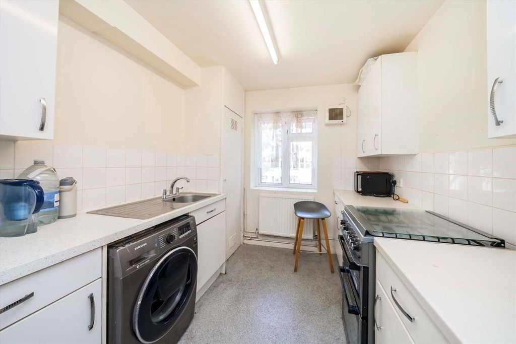 Property photo 3 of 5