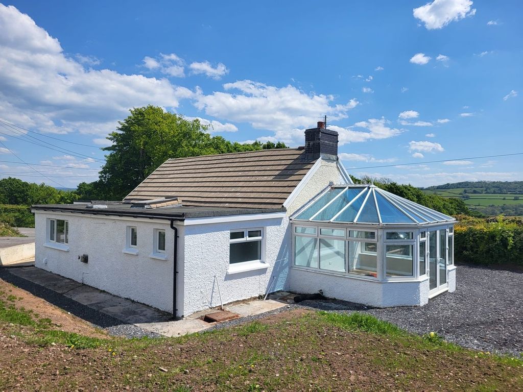 Property photo 2 of 28