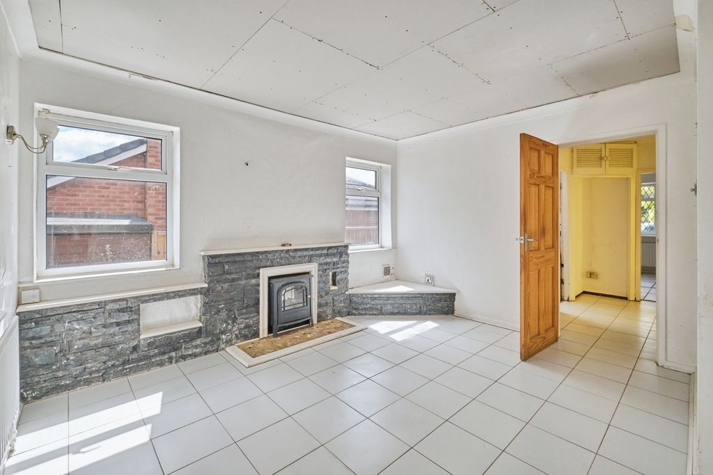 Property photo 2 of 19 Pbox-Img.Jpg