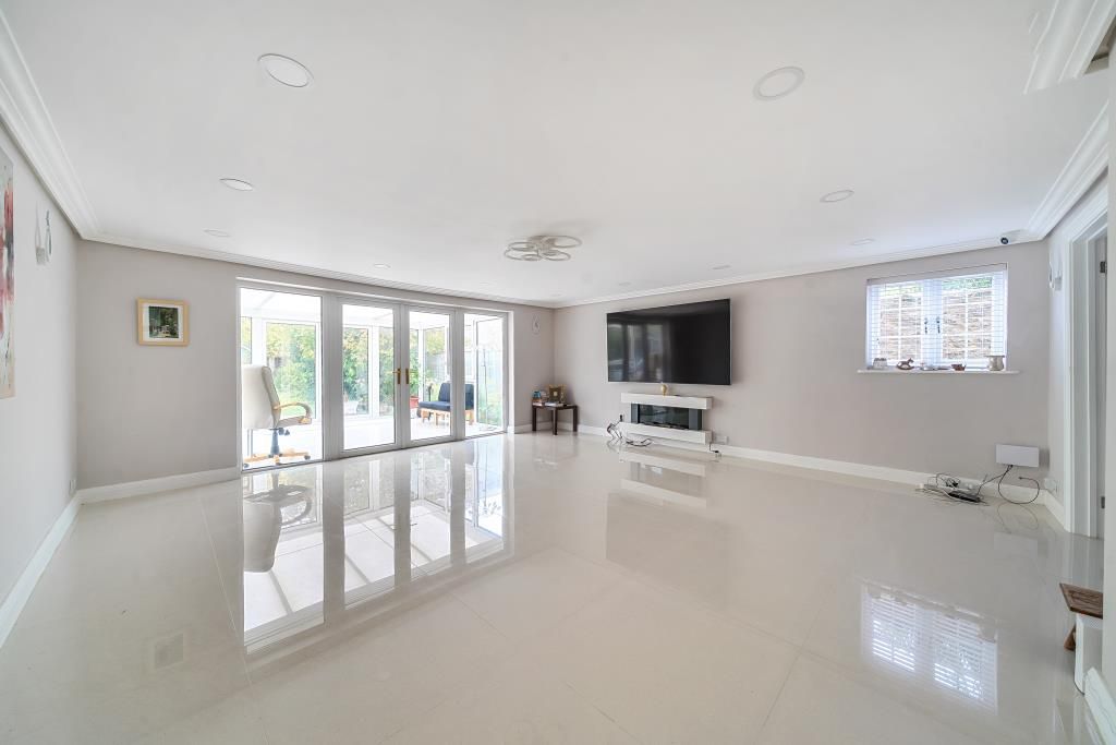 Property photo 2 of 21 Reception