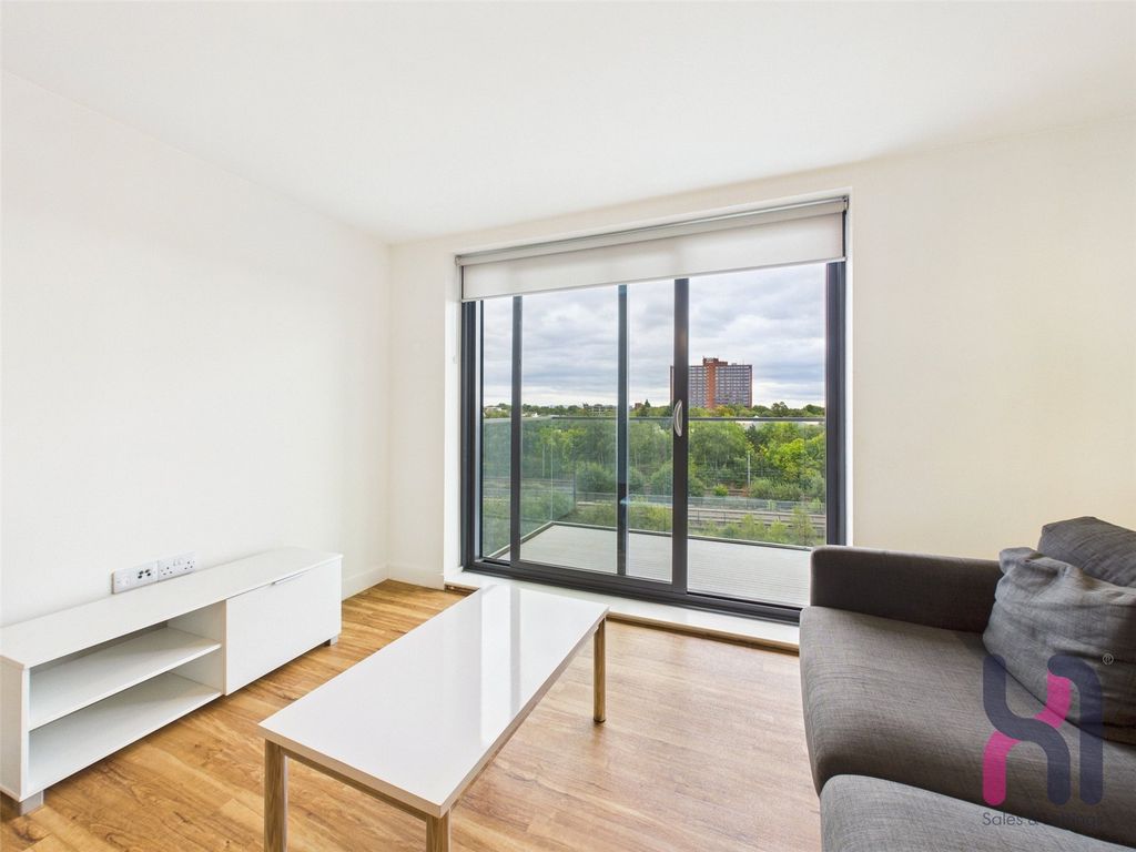 Property photo 3 of 23 Picture No. 27