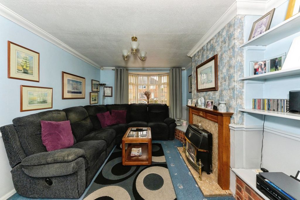 Property photo 3 of 19