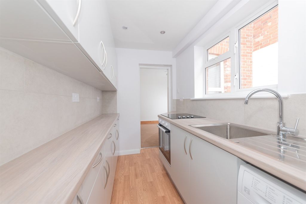 Property photo 2 of 17 Kitchen