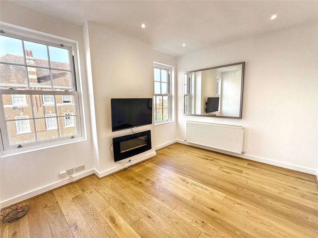 Property photo 2 of 9 Picture No. 28