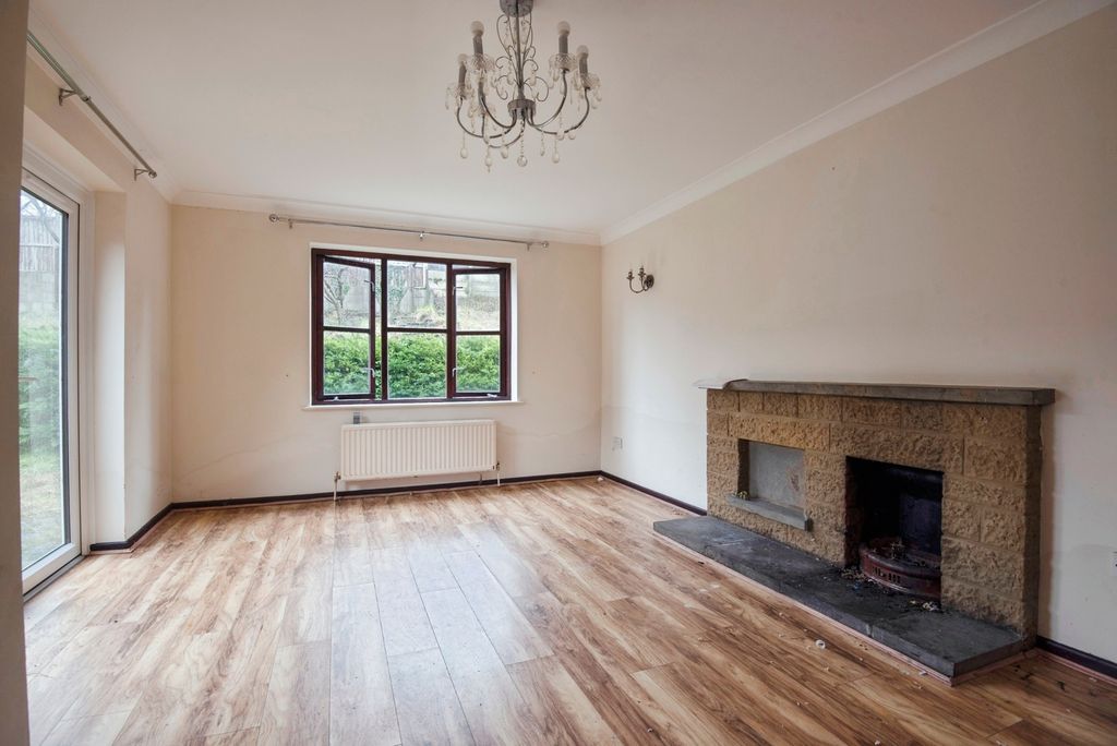 Property photo 3 of 26 Lounge