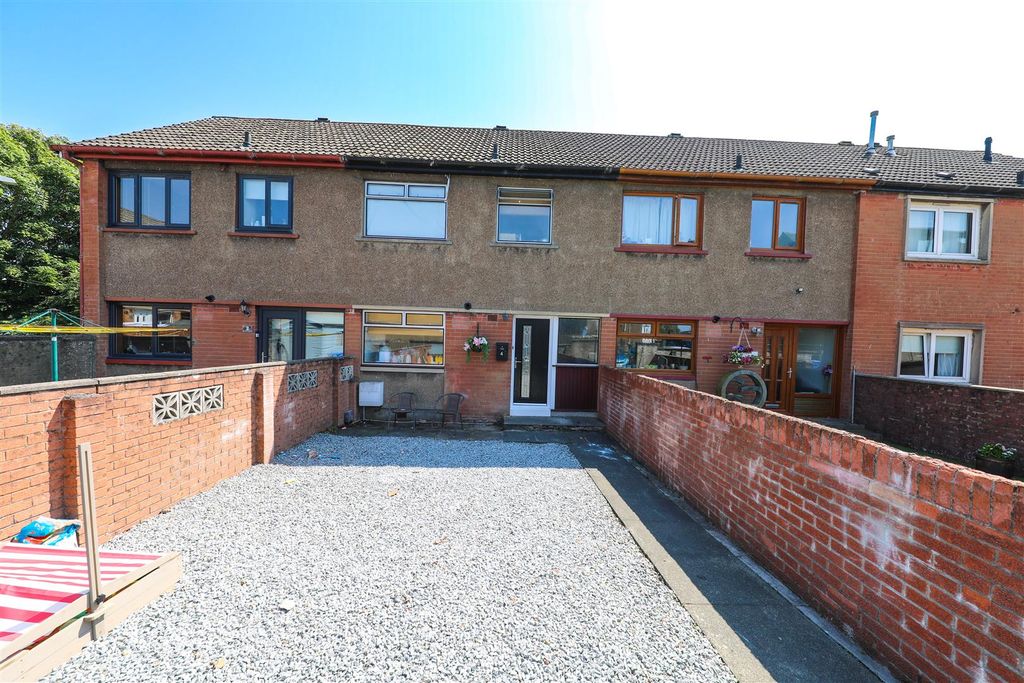 Property photo 1 of 17 A