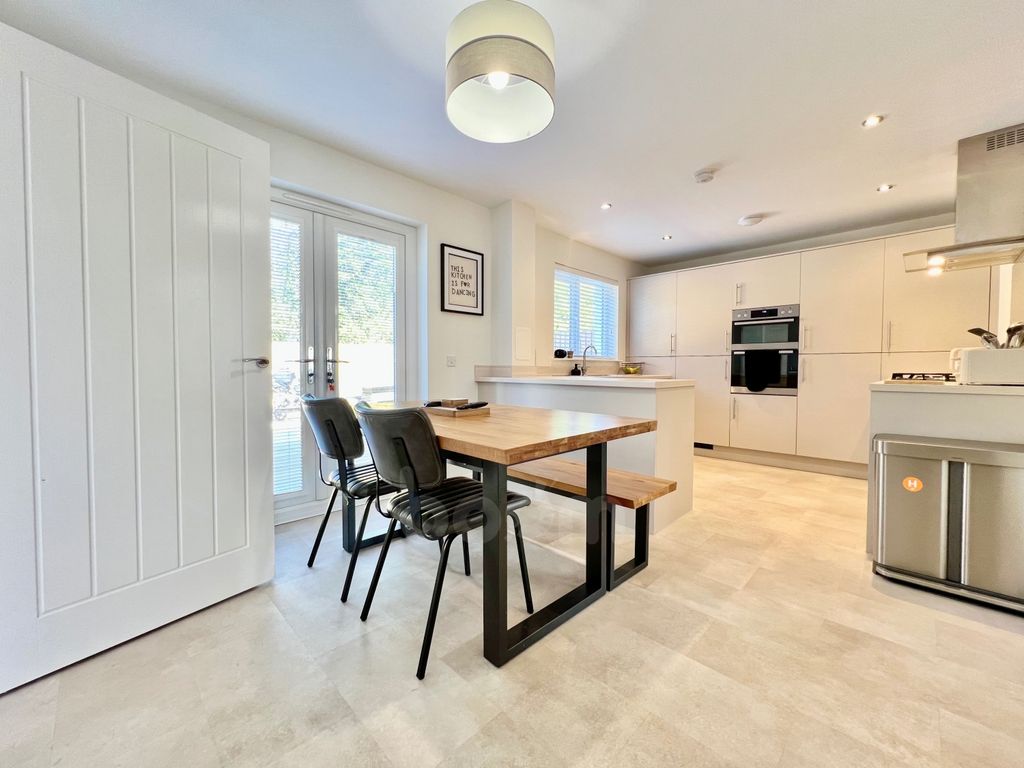 Property photo 3 of 27 Colville Crescent, Glengarnock Dining Space Pic