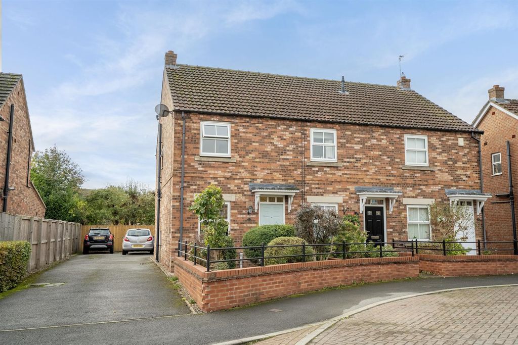 Property photo 1 of 13 External