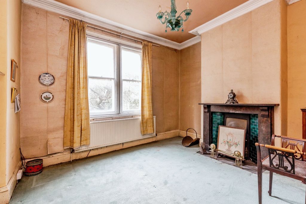 Property photo 2 of 14