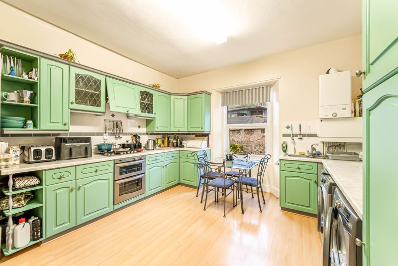 Property photo 3 of 16 Photo 10