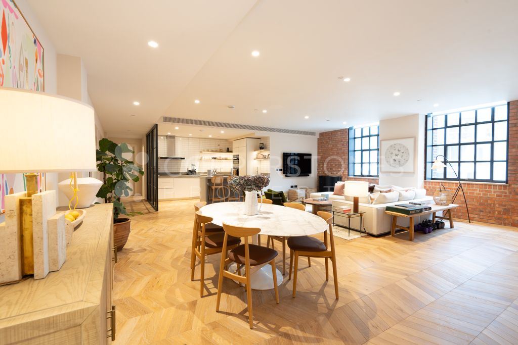 Property photo 2 of 25