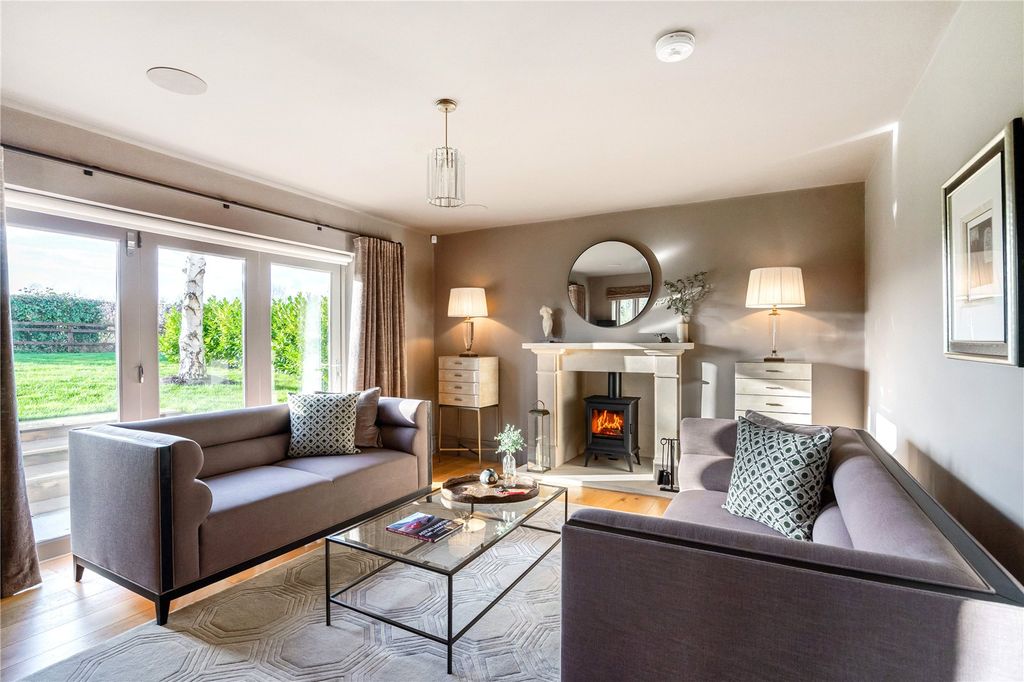 Property photo 3 of 22 Sitting Room