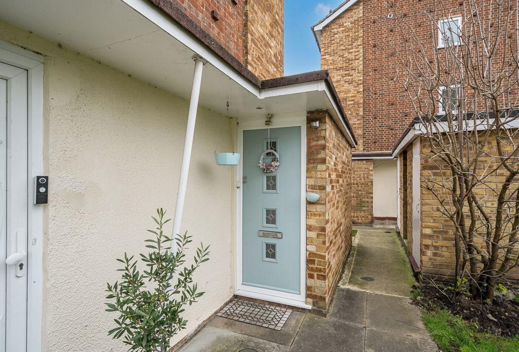 Property photo 2 of 11 1-69A1Ed996d499-1...