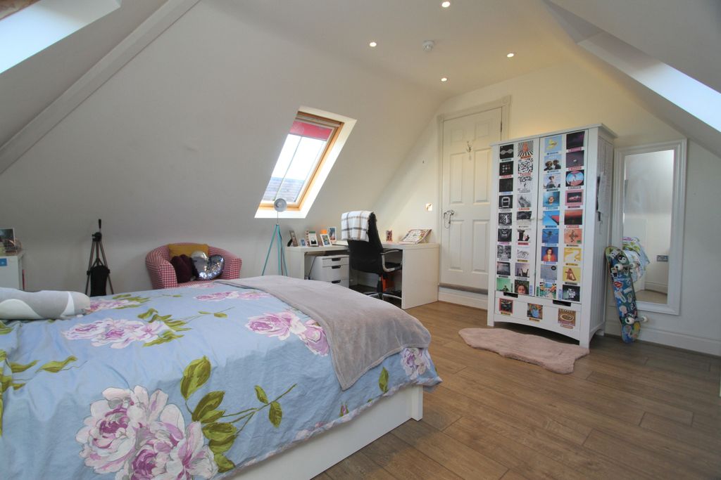 Additional image 25 of 5 bed flat for saleGaudick Road, Eastbourne BN20