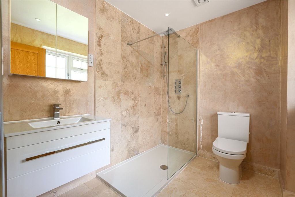 Property photo 2 of 17 Picture No. 04