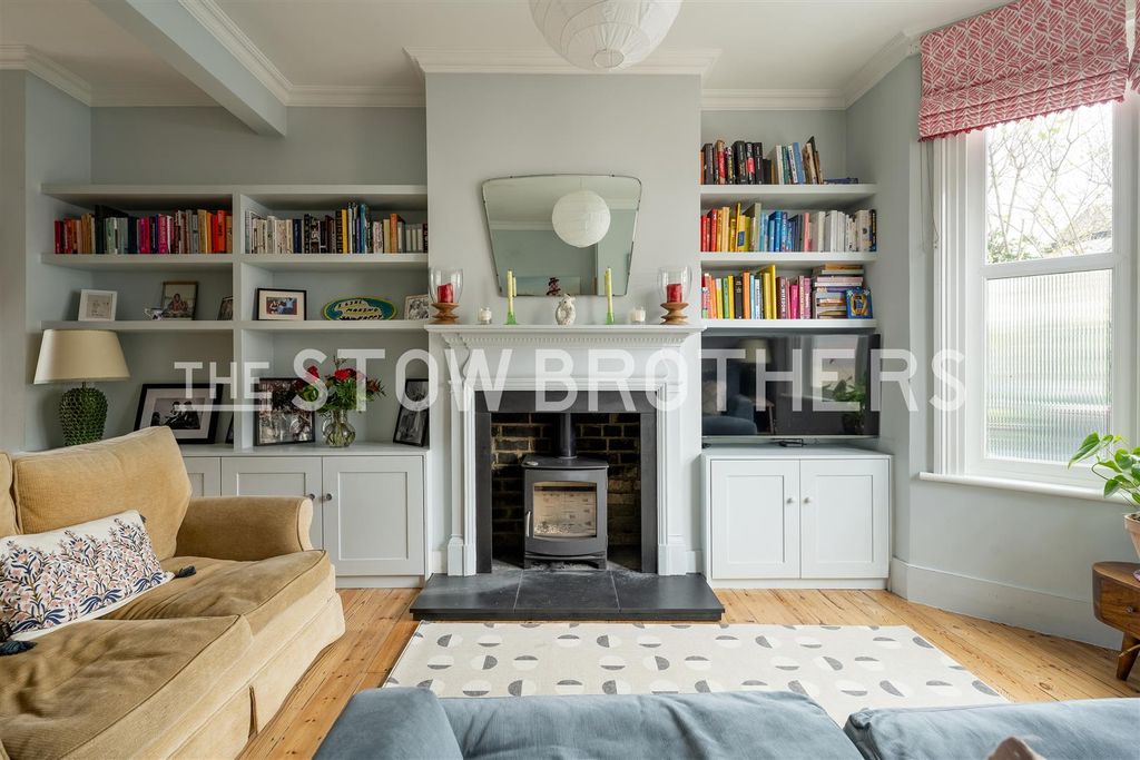 Property photo 3 of 34