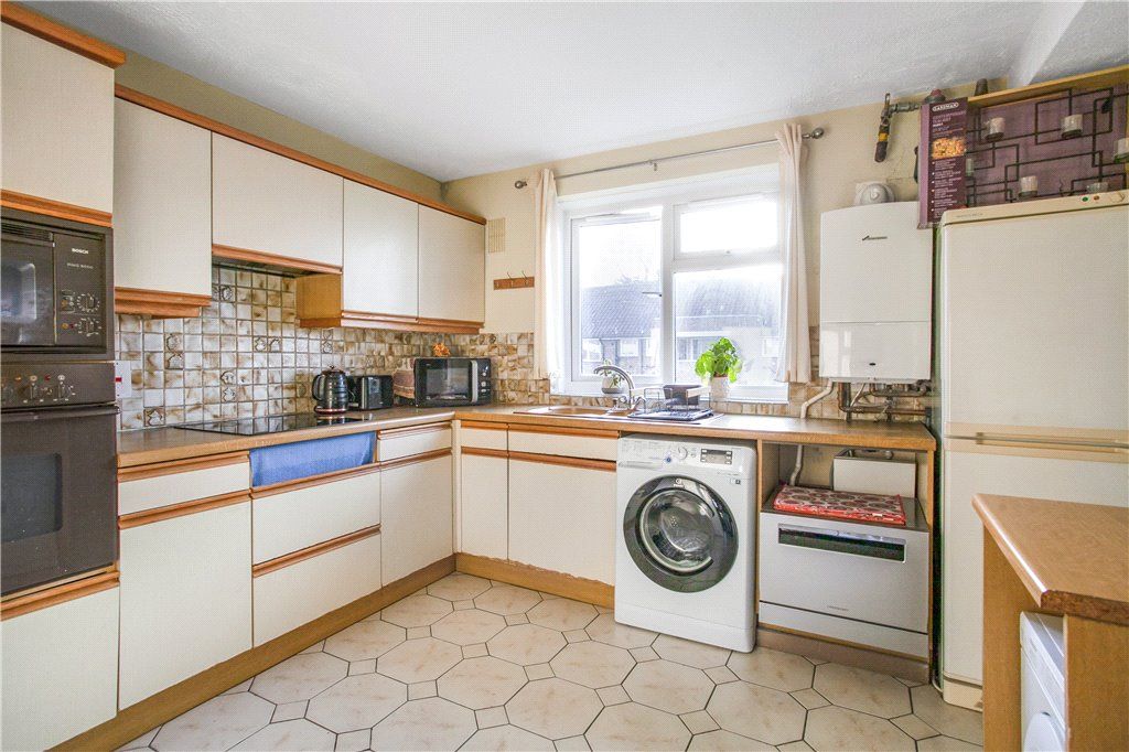 Property photo 2 of 12 Kitchen