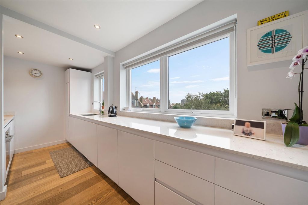 Property photo 2 of 11 3.Jpg