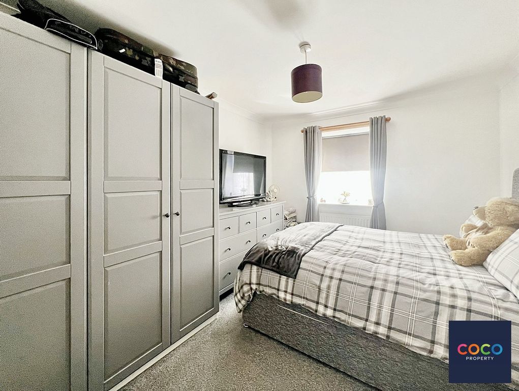 Property photo 3 of 11 Bedroom One